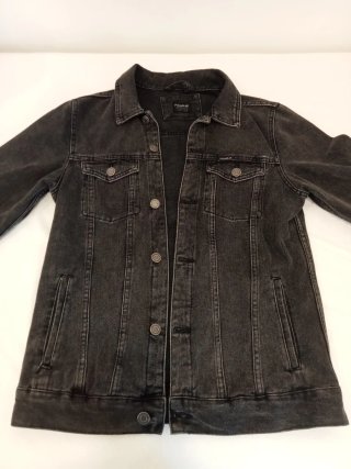Cazadora vaquera negra mujer Pull&Bear Talla M