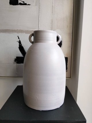 Jarrón de cerámica beige