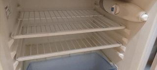 Mini nevera Beko con congelador