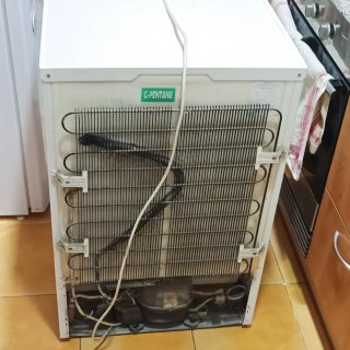 Mini nevera Beko con congelador