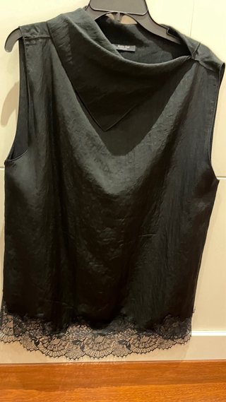 Top Massimo Dutti encaje negro Talla L
