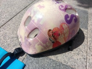 Casco bici infantil Hanna Montana y dinosaurio
