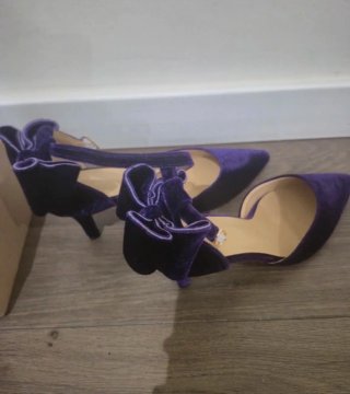 Zapatos y tocado fiesta morados sin estrenar