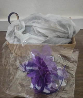 Zapatos y tocado fiesta morados sin estrenar