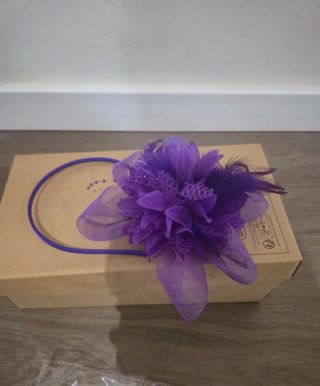 Zapatos y tocado fiesta morados sin estrenar