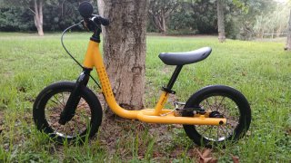 Bicicleta sin pedales BTWIN amarilla