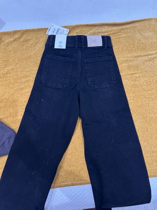 Lote camiseta y pantalón vaquero negro Zara
