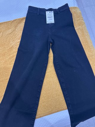 Lote camiseta y pantalón vaquero negro Zara