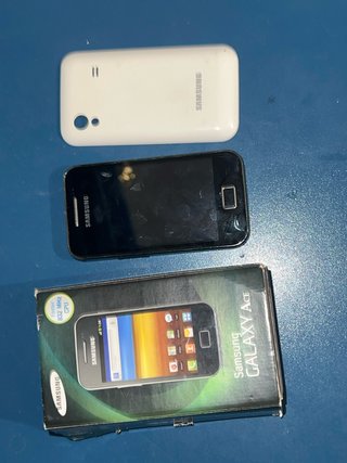 Samsung Galaxy Ace - Caja y Accesorios
