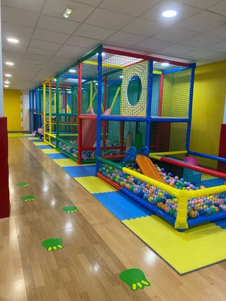 Sala Cumpleaños Infantiles con Parque de Bolas