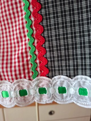 Falda de aldeana artesana nueva