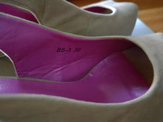 Scarpe beige con tacco Janessa n. 39.