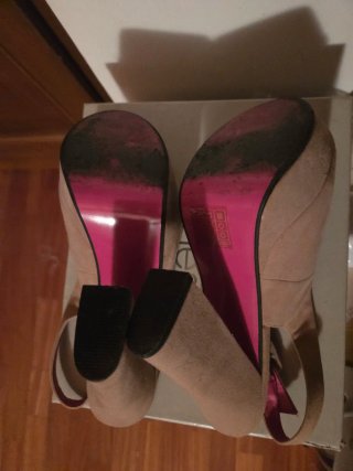 Scarpe beige con tacco Janessa n. 39.