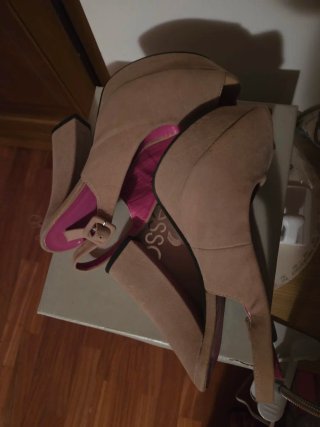 Scarpe beige con tacco Janessa n. 39.