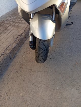 Kymco 250 Scooter Plata 2006