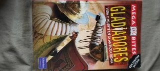 Libro Gladiadores DK Bites