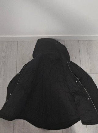 Abrigo negro Zara con capucha talla 11-12 (148cm)