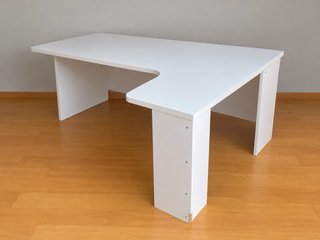 Mesa de oficina/despacho en L blanca