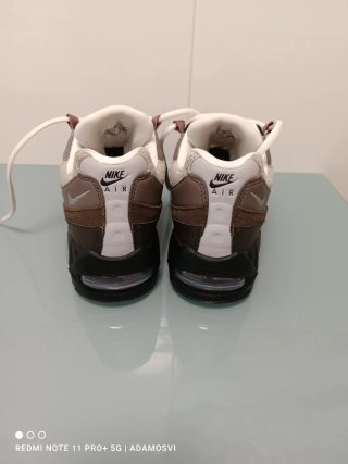 Nike Air Max 95 Marrón y Gris