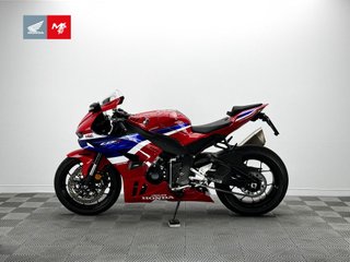HONDA CBR 1000 RR-R FIREBLADE 2025 11692 kms.
