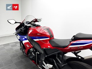 HONDA CBR 1000 RR-R FIREBLADE 2025 11692 kms.