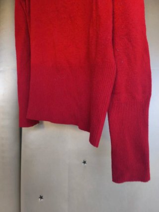 Jersey rojo cuello alto