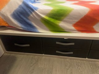 Cama individual con cajones