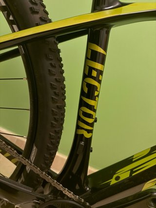 GHOST LECTOR BASE 29 Carbono Talla M