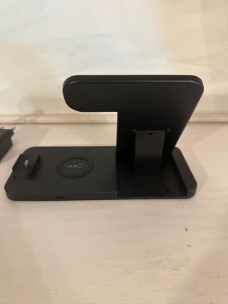 Base di Ricarica Wireless 4 in 1 Nera