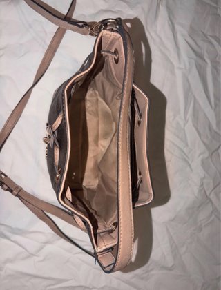 Borsa Guess bucket monogram marrone e beige