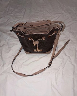 Borsa Guess bucket monogram marrone e beige