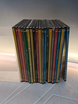 Lote 25 DVDs, Agatha Christie, Poirot, casi completa