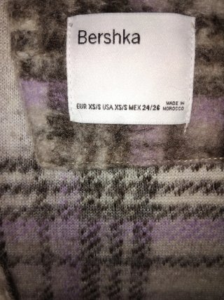 Abrigo Bershka cuadros morado talla S