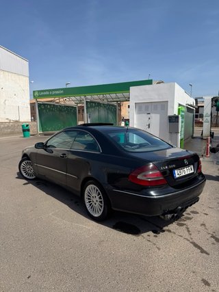 Mercedes-Benz  CLK 2005