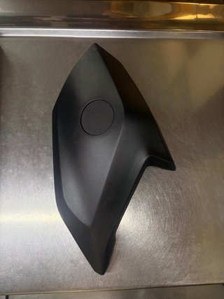 Tapa Tanque Izquierda Yamaha MT-07 2025