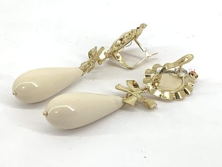 pendientes oro 18k con piedra con cuarzo