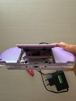 PSP 3000 Morado + Funda + cargador