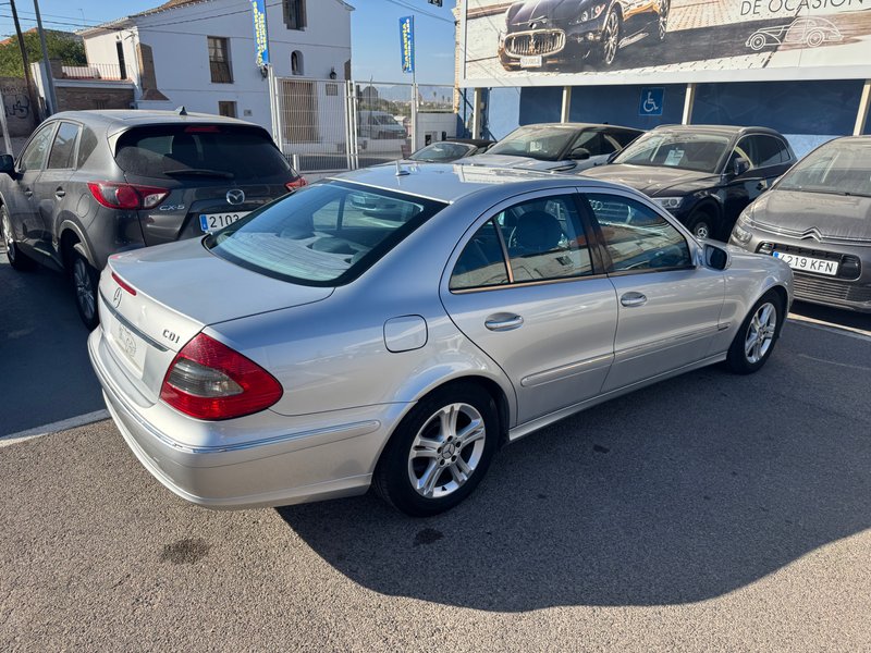 Mercedes-Benz Clase E E 220 CDI Avantgarde 4p (W211) 2006, foto 7
