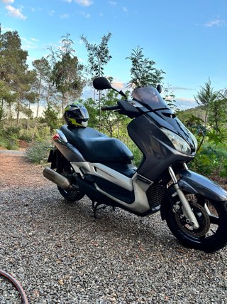 Yamaha Xmax 250cc 2008 Gris/Rojo