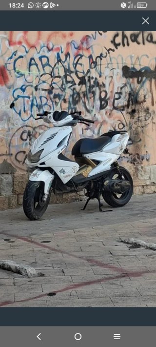 Yamaha aerox 49cc Blanca