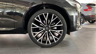 VOLVO XC60 2.0 B5 P MHEV PLUS DARK AUTO 4WD 5P