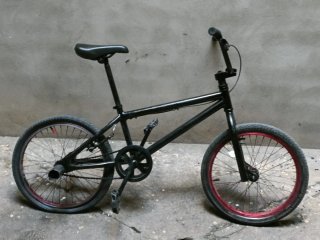 Bicicleta BMX Negra