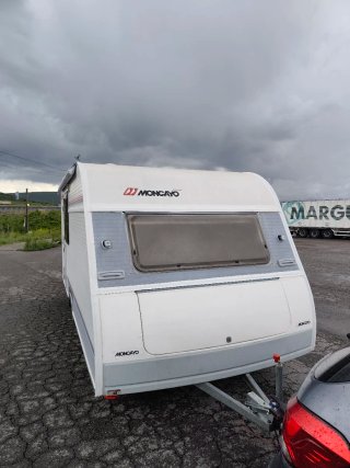 Se vende caravana 750kg