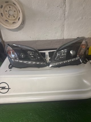 Faros Opel Astra H GTC LED Negro