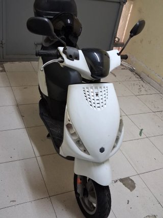 Piaggio Zip 2T Scooter