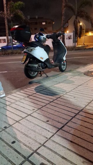 Piaggio Zip 2T Scooter