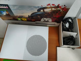 Xbox One S 500GB Forza Horizon 4