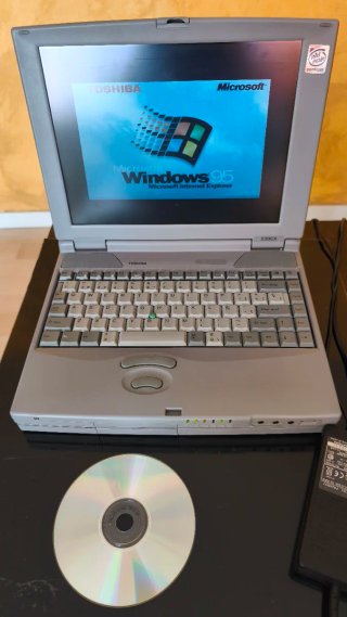 Toshiba Windows_95
