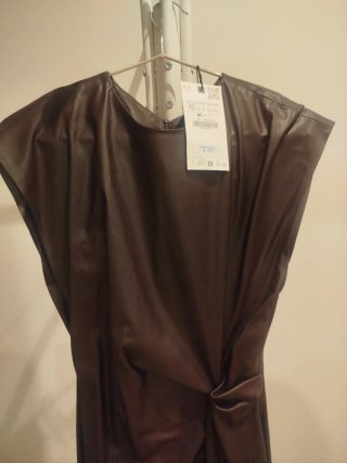 Vestido polipiel berenjena oscuro