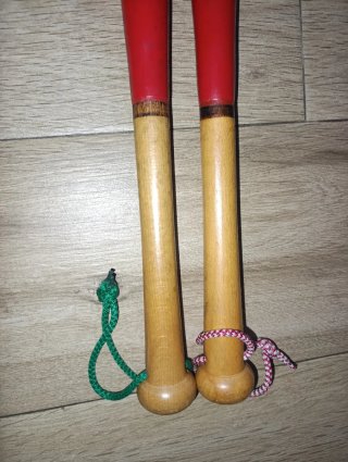 Bates de béisbol Manchester y Bayern
